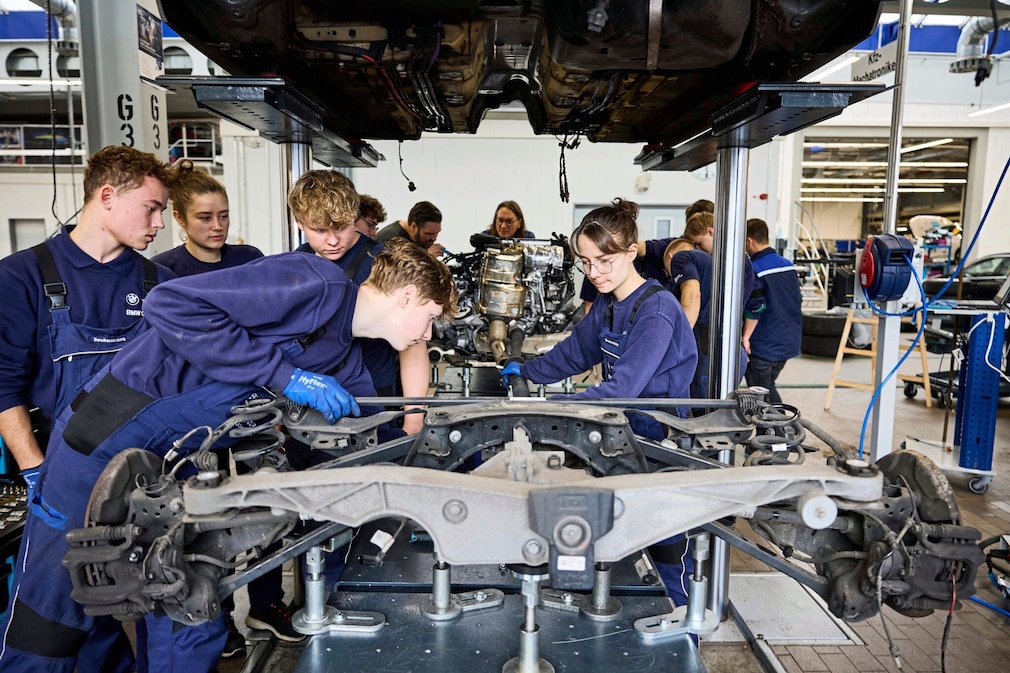 BMW 223d xDrive Active Tourer