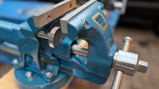 HEUER Front im Test  was leistet der Premium-Schraubstock?