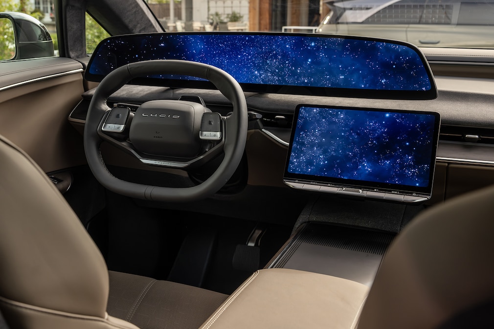 Lucid Gravity Grand Tourer