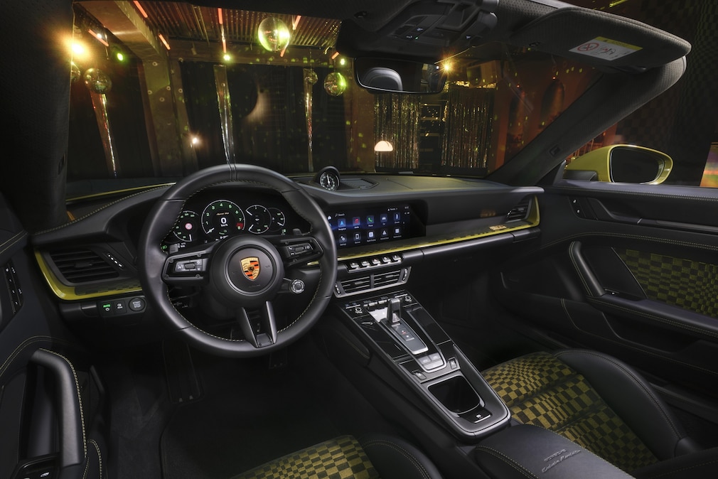 Der Innenraum mit "Pascha"-Muster des Porsche 911 "Spirit 70".