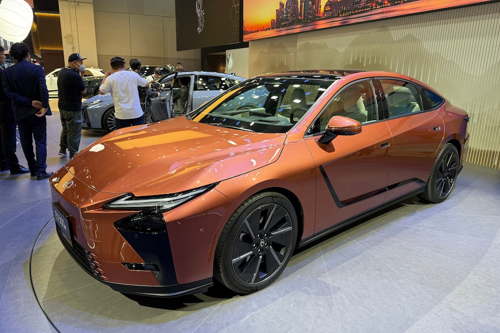 Lexus ES