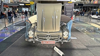 Kontroverse um Mercedes 300 SL Roadster