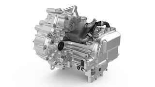 Mit dem System electric Range Extender plus" (eRE+) nutzt ZF seine Kompetenz in der Getriebetechnik, damit die elektrische Maschine neben der Stromerzeugung für die Batterie auch als zusätzlicher Achsantrieb arbeiten kann.// With the “electric Range Extender plus” (eRE+) system, ZF uses its expertise in transmission technology, allowing the electric machine to also work as an extra axle drive in addition to generating electricity for the battery.