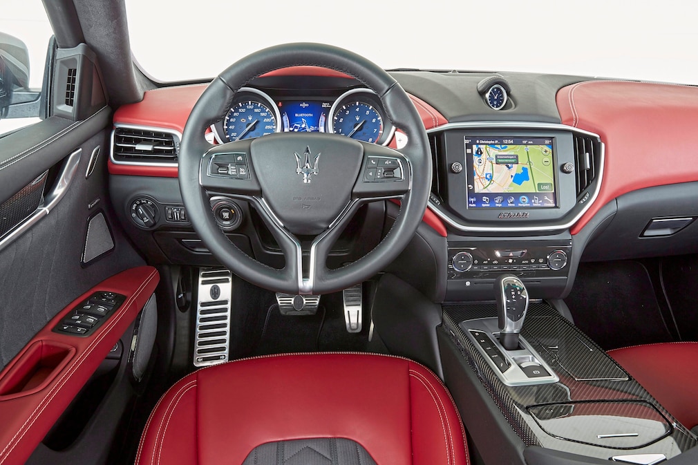 Cockpit im Maserati Ghibli