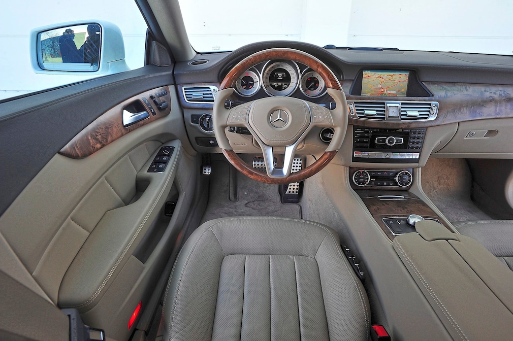 Cockpit vom Mercedes CLS Shooting Brake