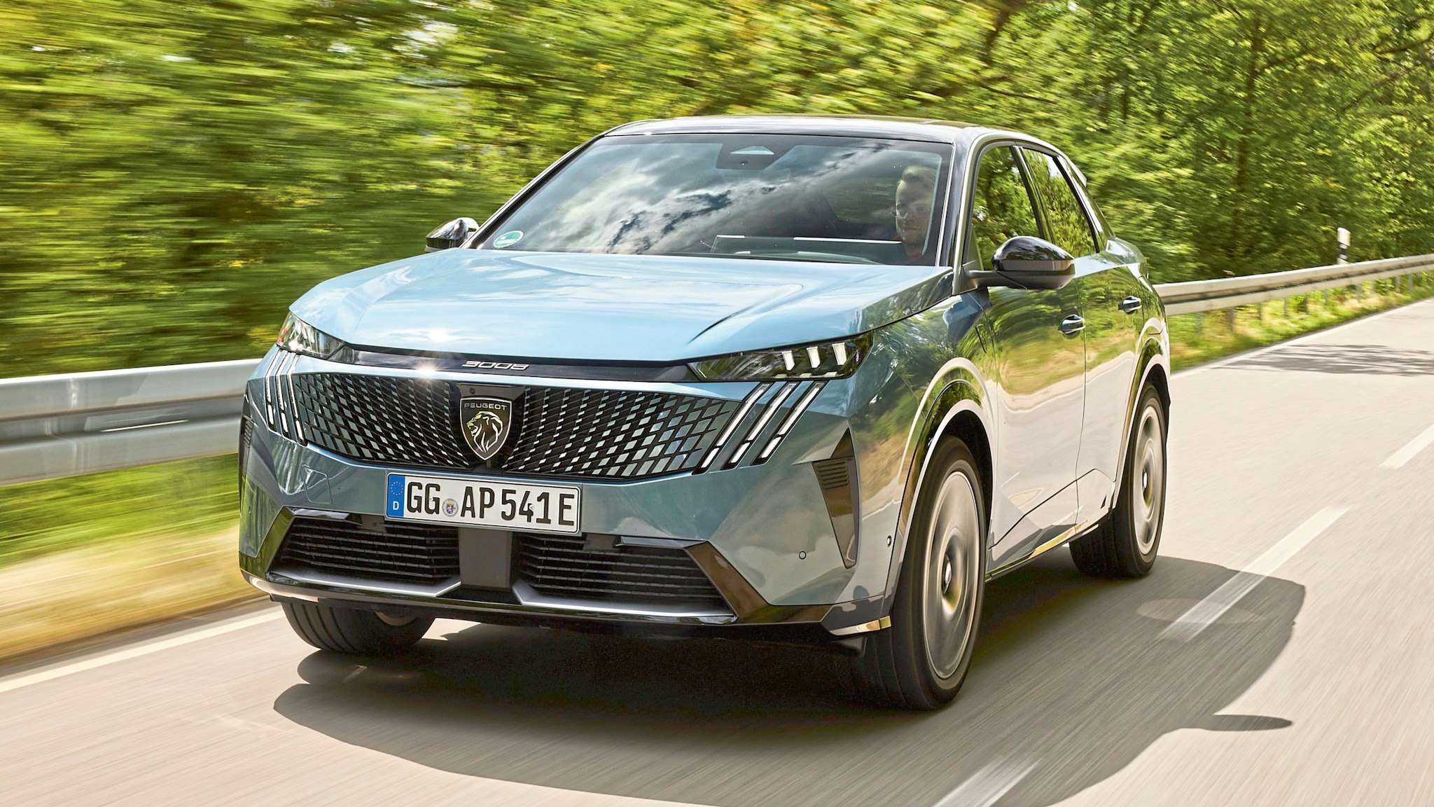 Schickes-SUV-Coup-Peugeot-E-3008-g-nstig-im-Leasing
