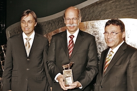 Dr. Andreas Wiele, Vorstand BILD Gruppe und Zeitschriften, Dr. Dieter Zetsche und Dr. Frank-B. Werner, Geschäftsführer Axel Springer Finanzen Verlag (v.l.)