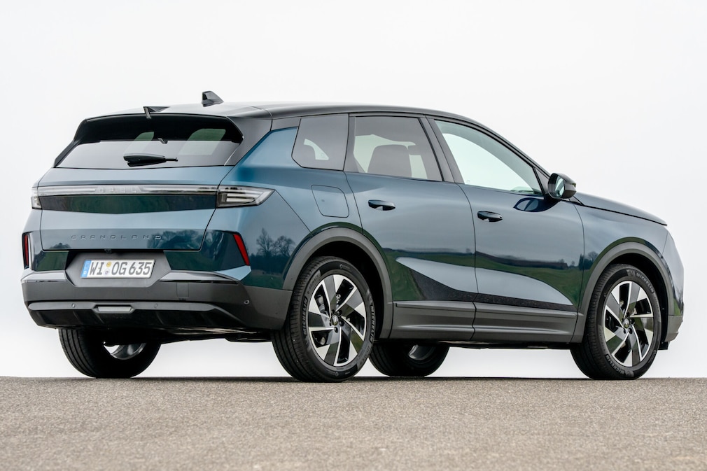 ET Opel Grandland Hybrid