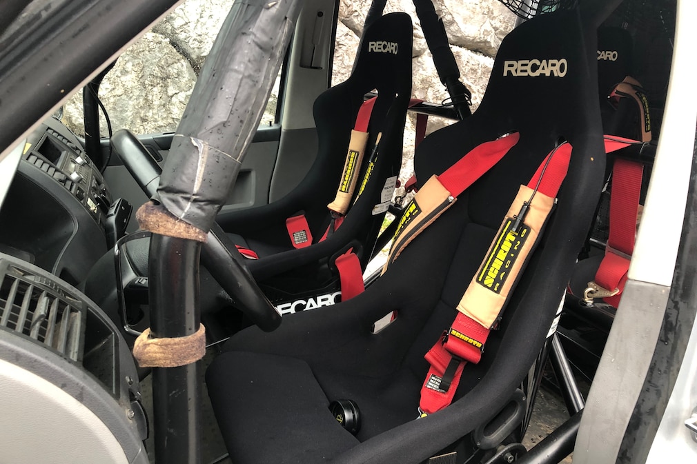 Vordersitze im Rallye-T5: Recaro-Schalensitze.