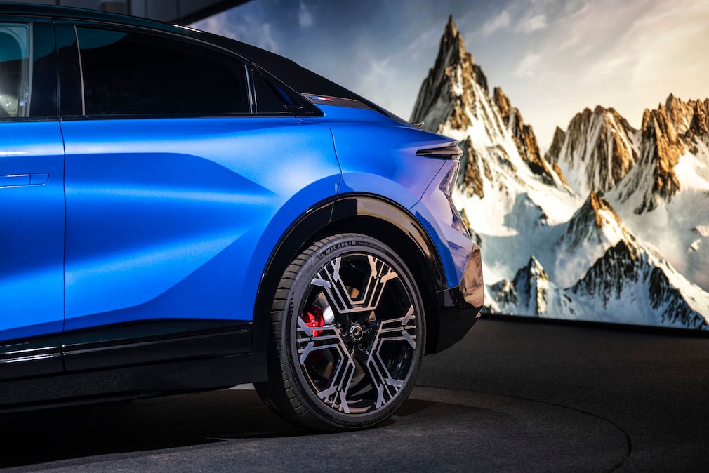 Alpine A390 !! Sperrfrist 27. Mai, 17:30 Uhr !!