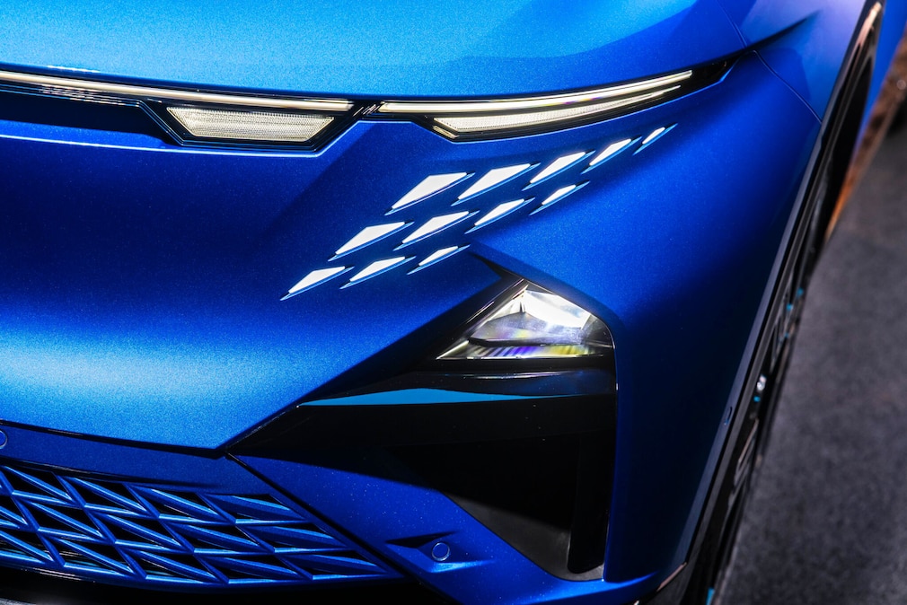 Alpine A390 !! Sperrfrist 27. Mai, 17:30 Uhr !!