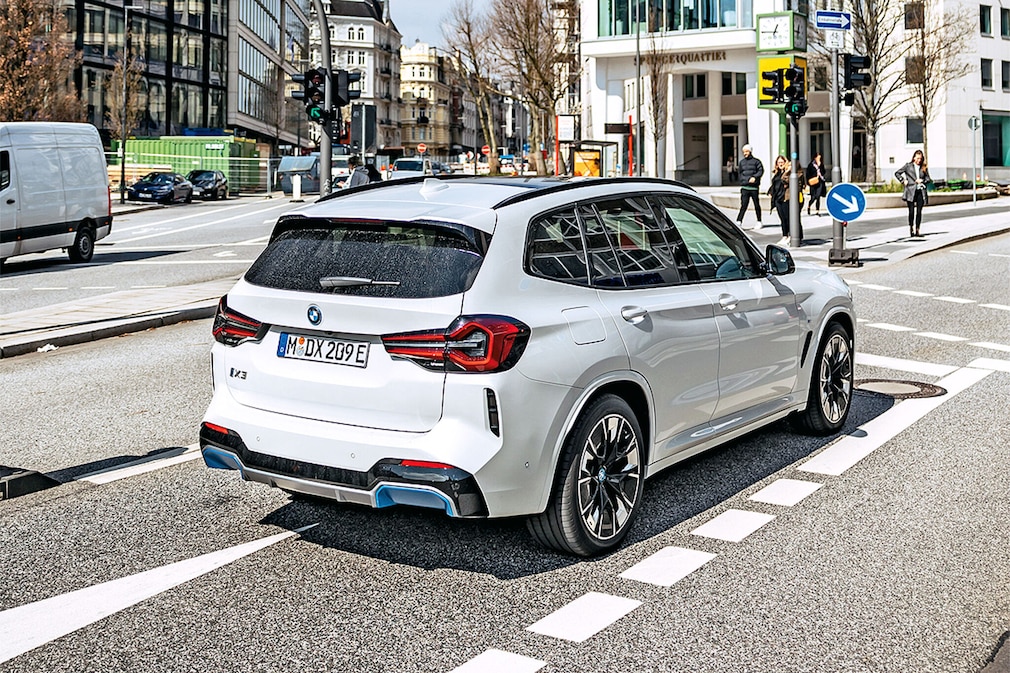 BMW iX3