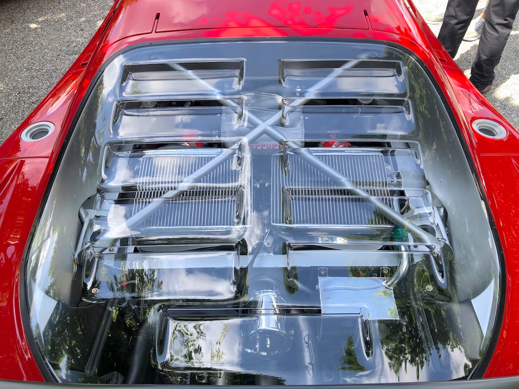 Plexiglashaube über dem Mittelmotor