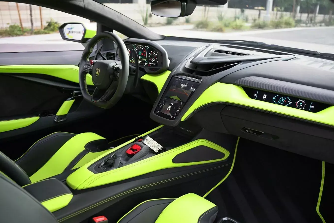 Creative Bespoke Lamborghini Revuelto Innenraum