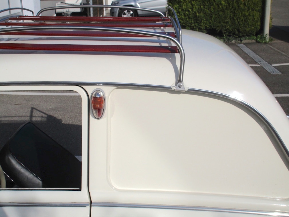 Verblechte hintere Seitenscheibe beim Goggo