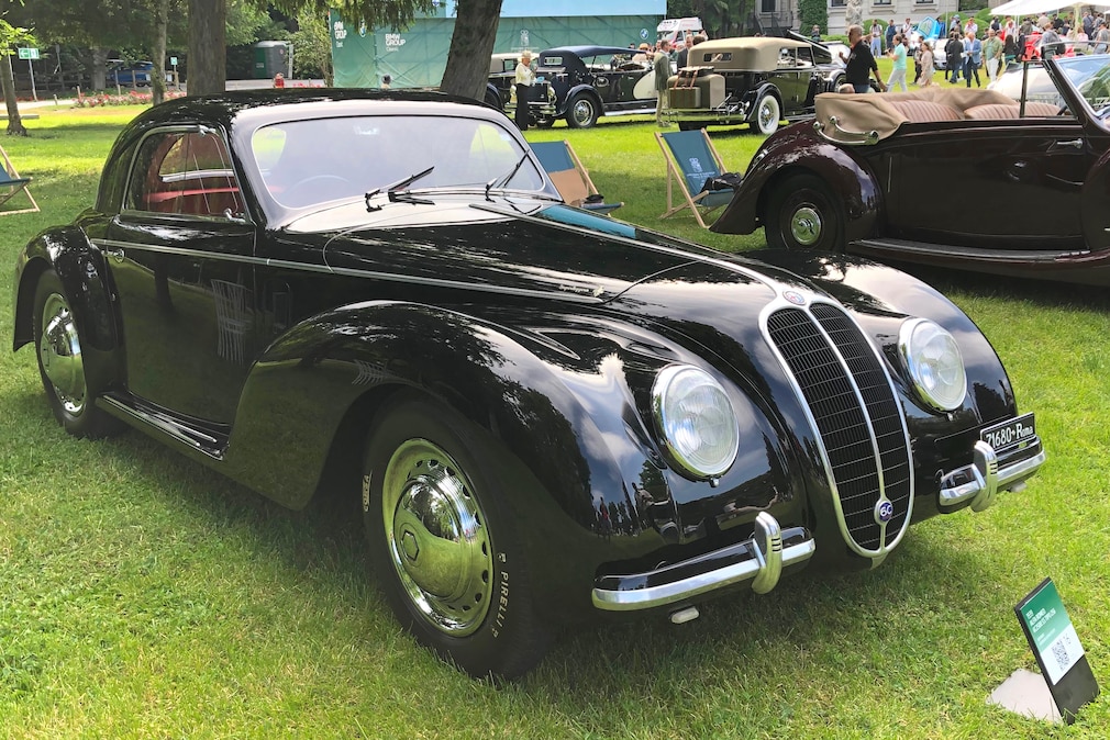 Alfa Romeo 6C 2500 SS Tipo 256 Baujahr 1939 von schräg vorn