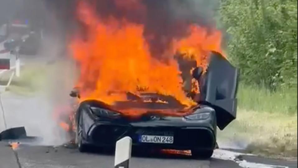 Mercedes-AMG One geht in Flammen auf
