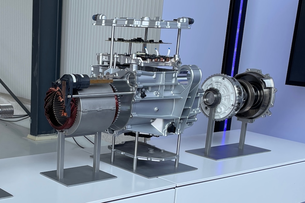 Die Elemente des EVSelect-Modulmotor in die Breite gezogen