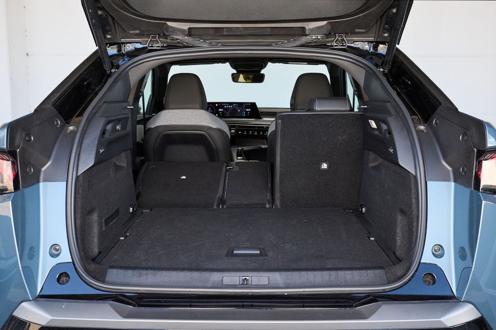 Peugeot E-3008 210