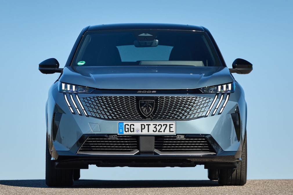 Peugeot E-3008 210