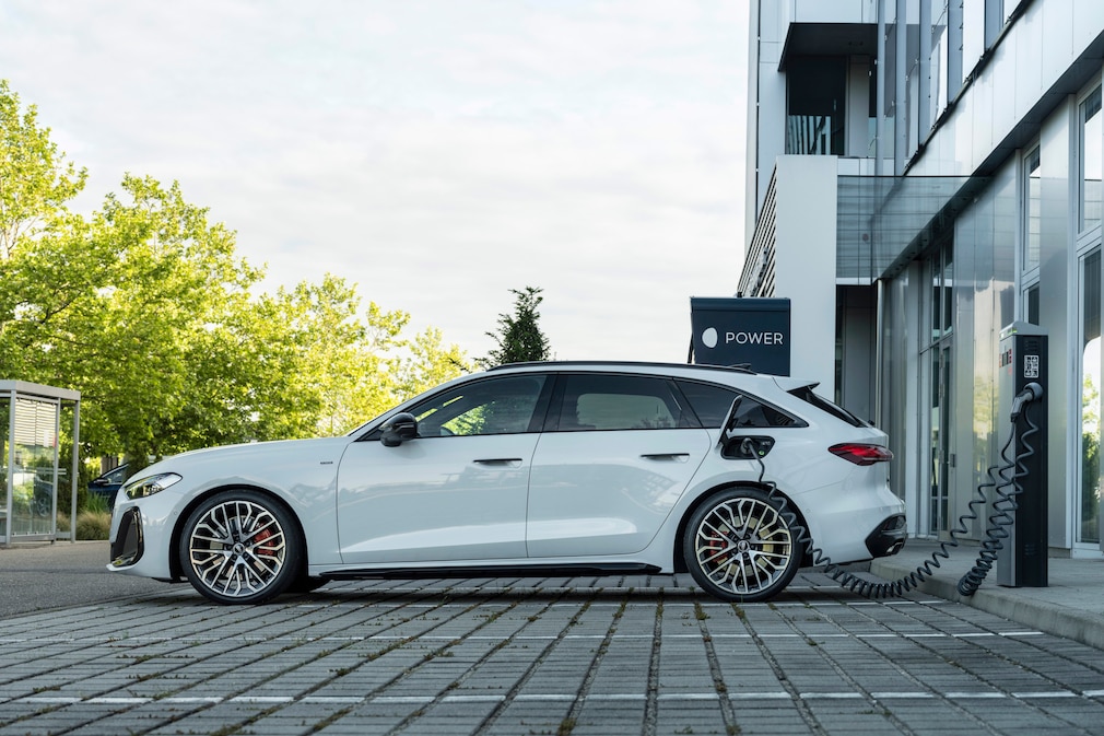 Audi A5 Avant e-hybrid quattro