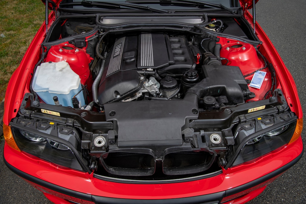 Motor des BMW 323i (E46)