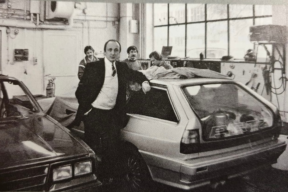 Günter Artz an seinem Umbau des Audi Urquattro zum Sportkombi.