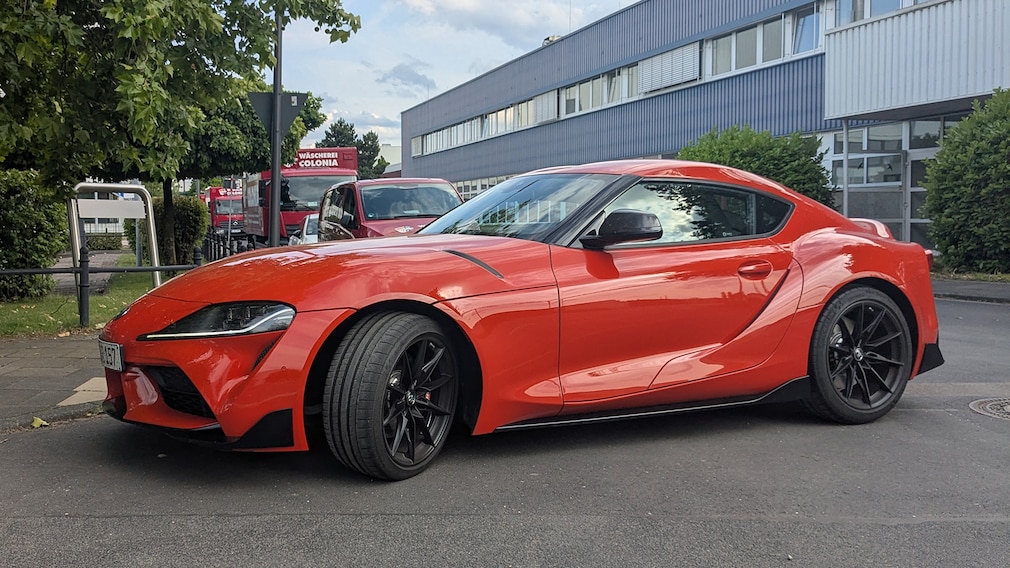 Toyota GR Supra GT4 100th Edition: Road to Le Mans