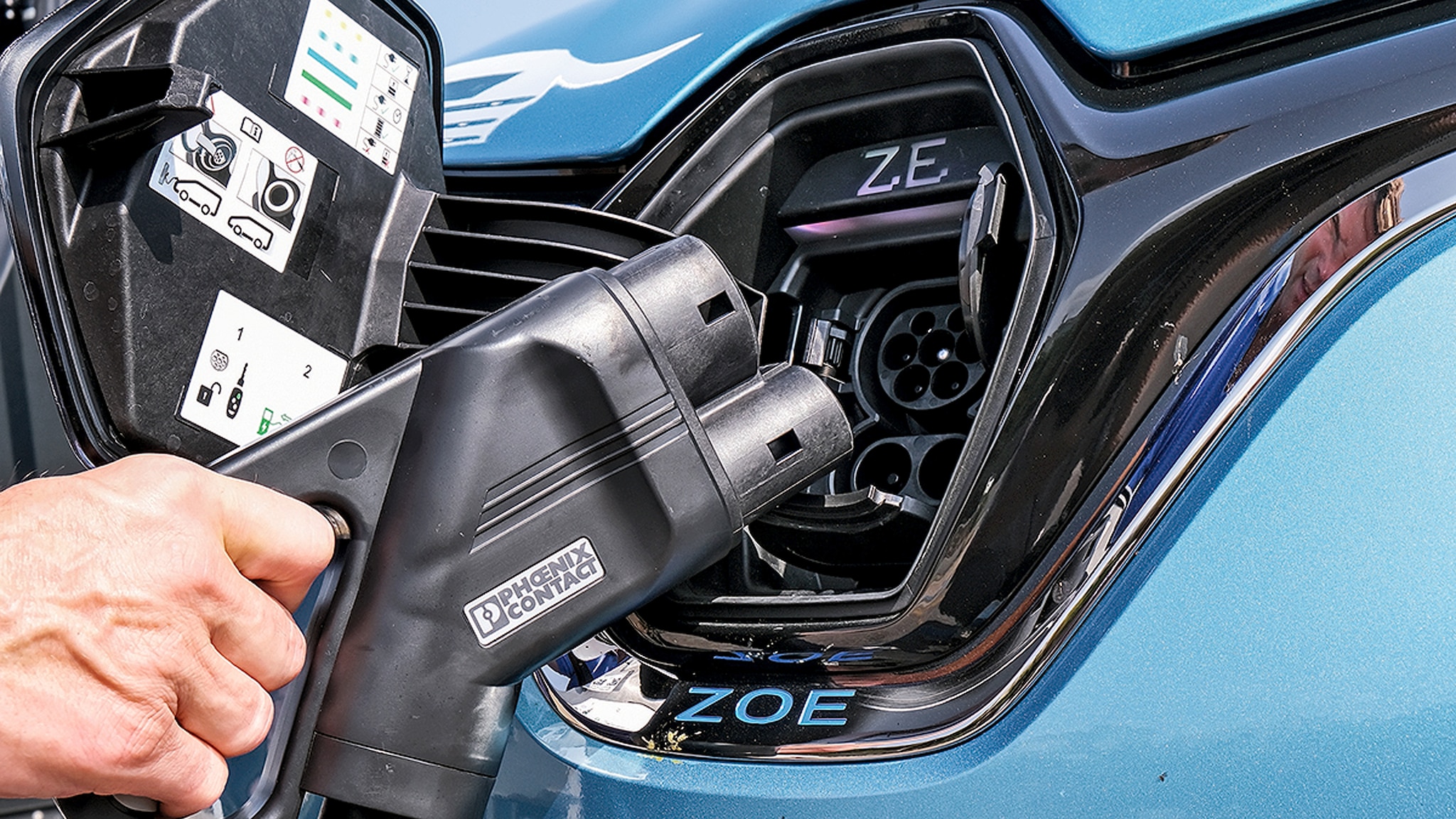 E-cars: How can fake news be dispelled? - AUTO BILD