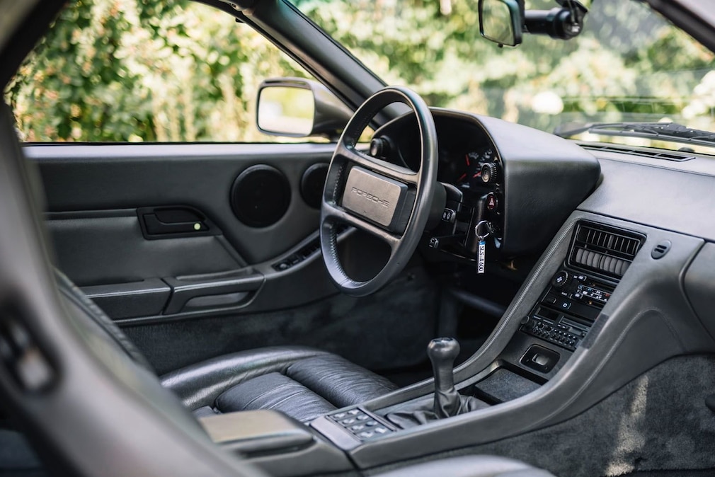 Cockpit des Porsche 928 GT