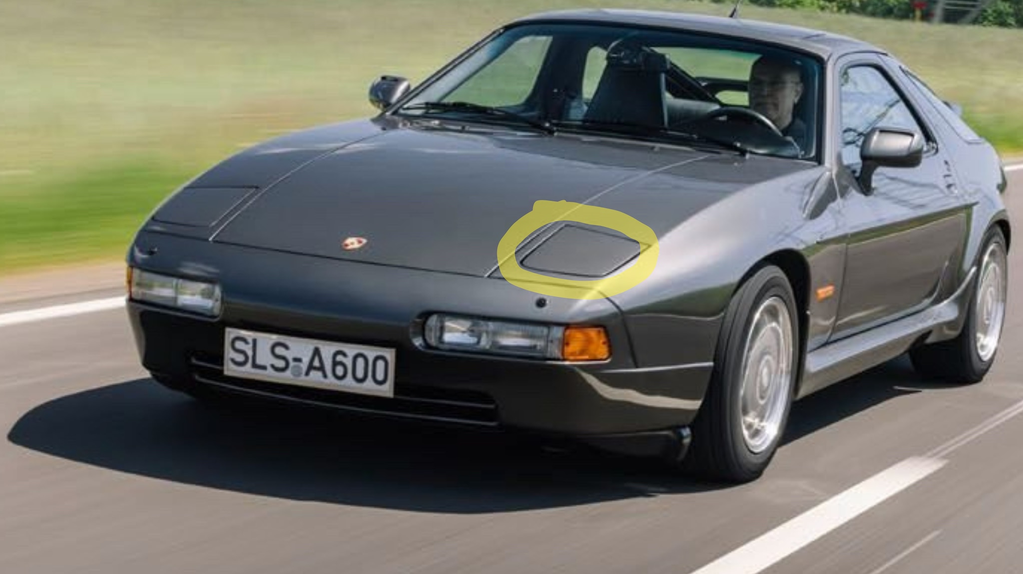Warum-hat-Porsche-diesem-928-die-Augen-operiert-