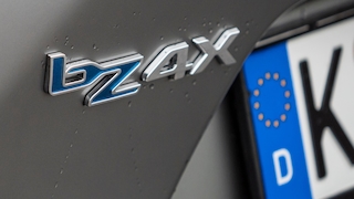 Modellbezeichnung bZ4X am Heck des Toyota bZ4X