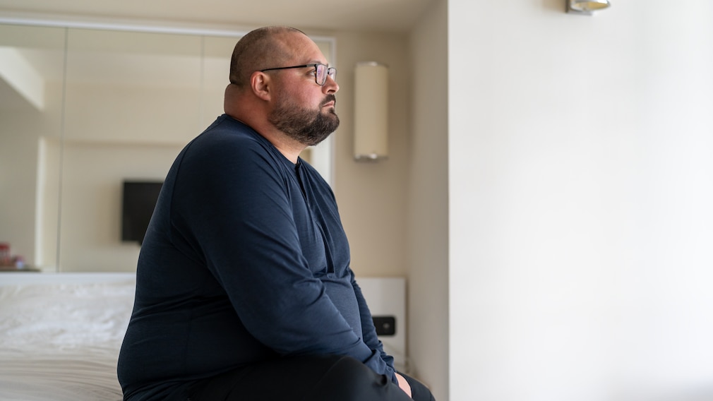 Die Angst vor der nächsten unruhigen Nacht belastet viele Betroffene auch psychisch