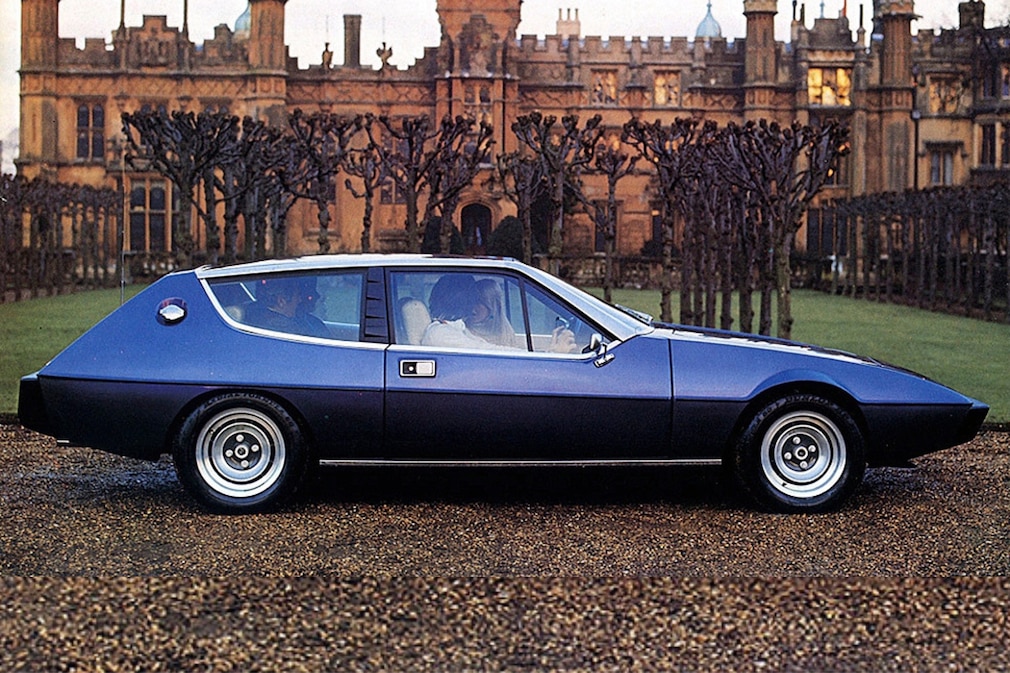 Lotus Eclat stehend von der Seite