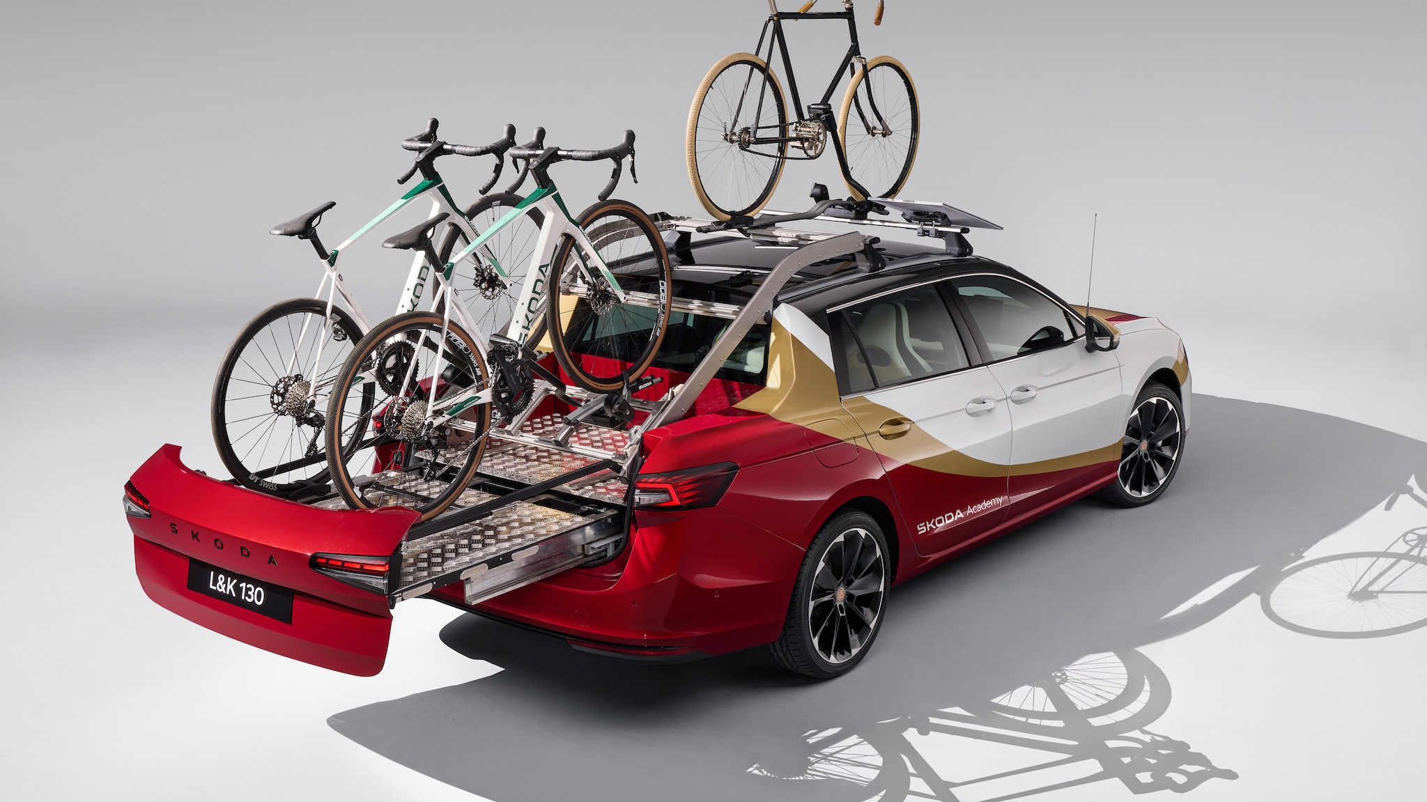 Dieser-Skoda-Superb-k-nnte-die-Tour-de-France-begleiten