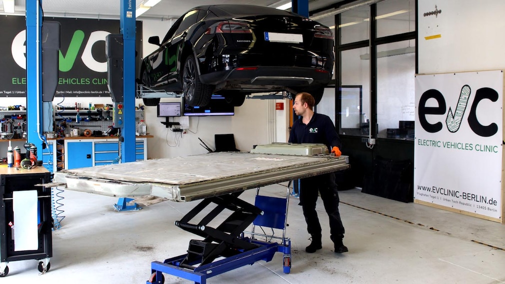 EV Clinic Berlin repariert Elektroautos inklusive Akkus