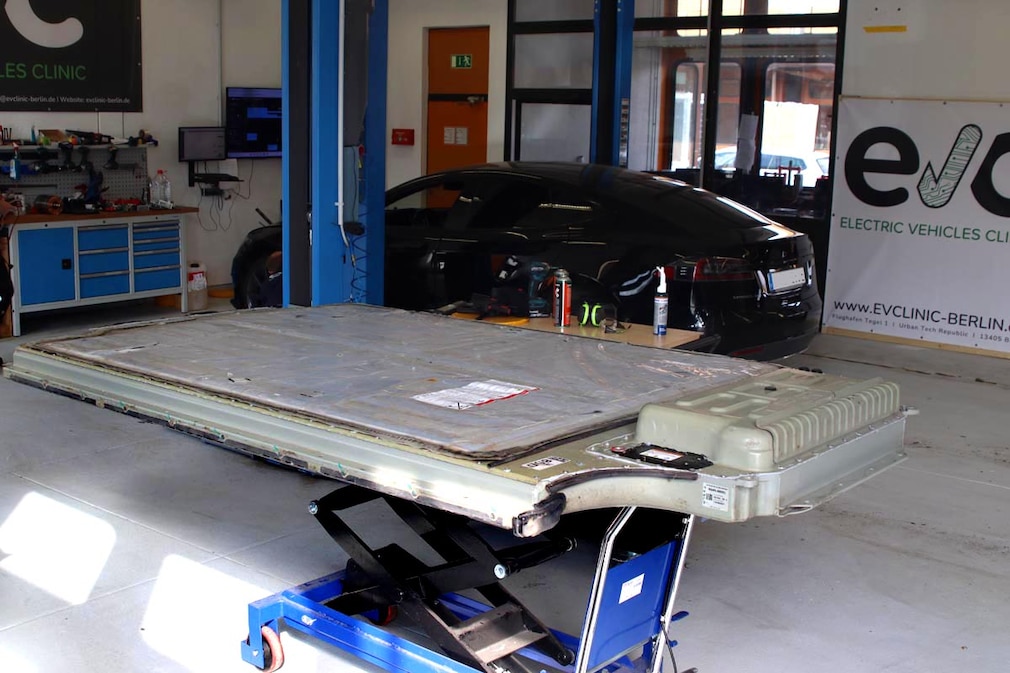 EV Clinic Berlin repariert Elektroautos inklusive Akkus