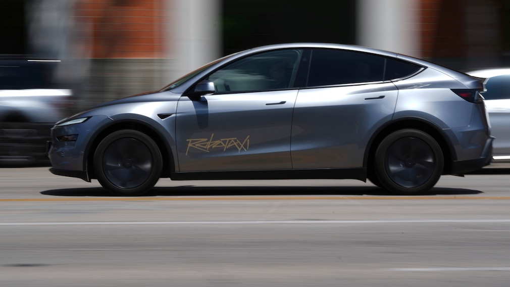 Musk Self Driving Promises