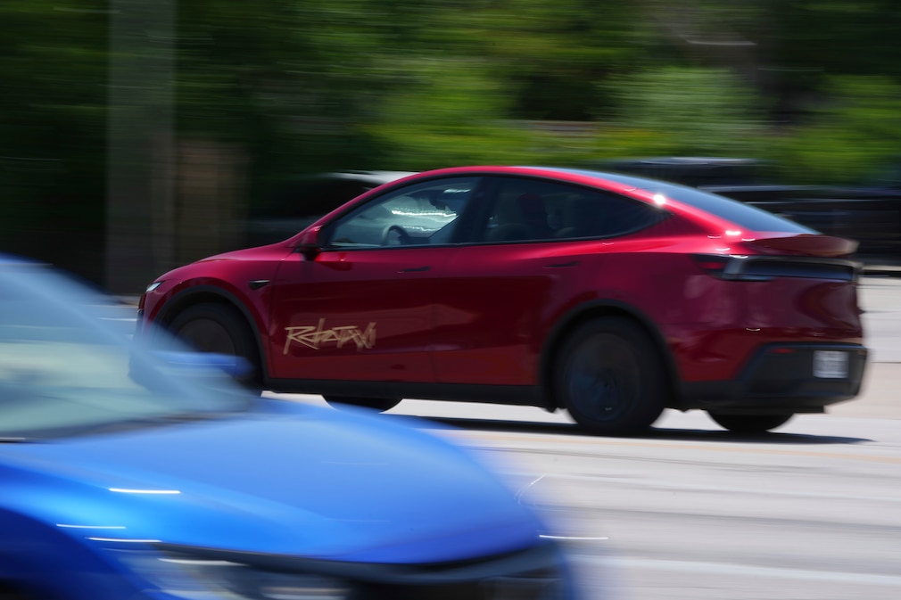 Musk Self Driving Promises