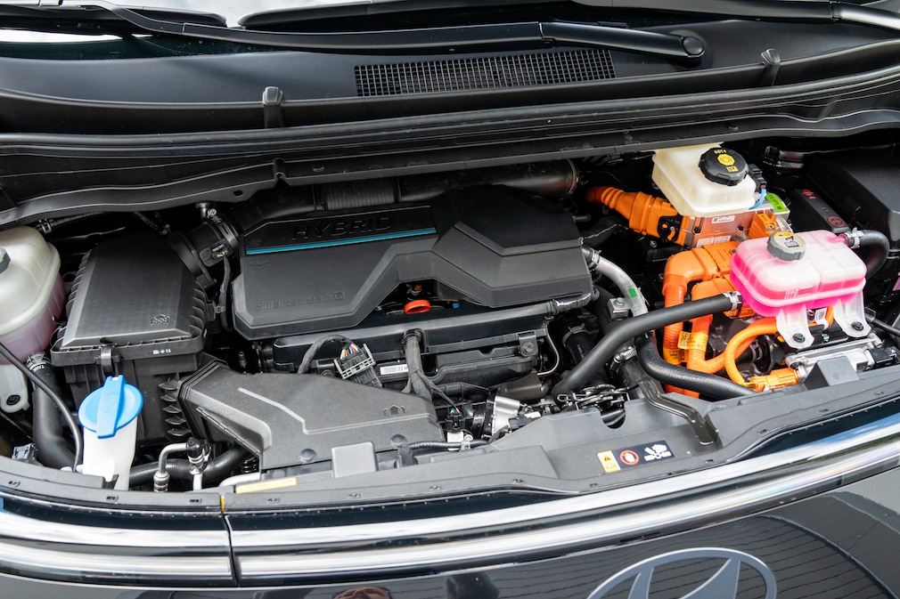 Hyundai Staria Hybrid