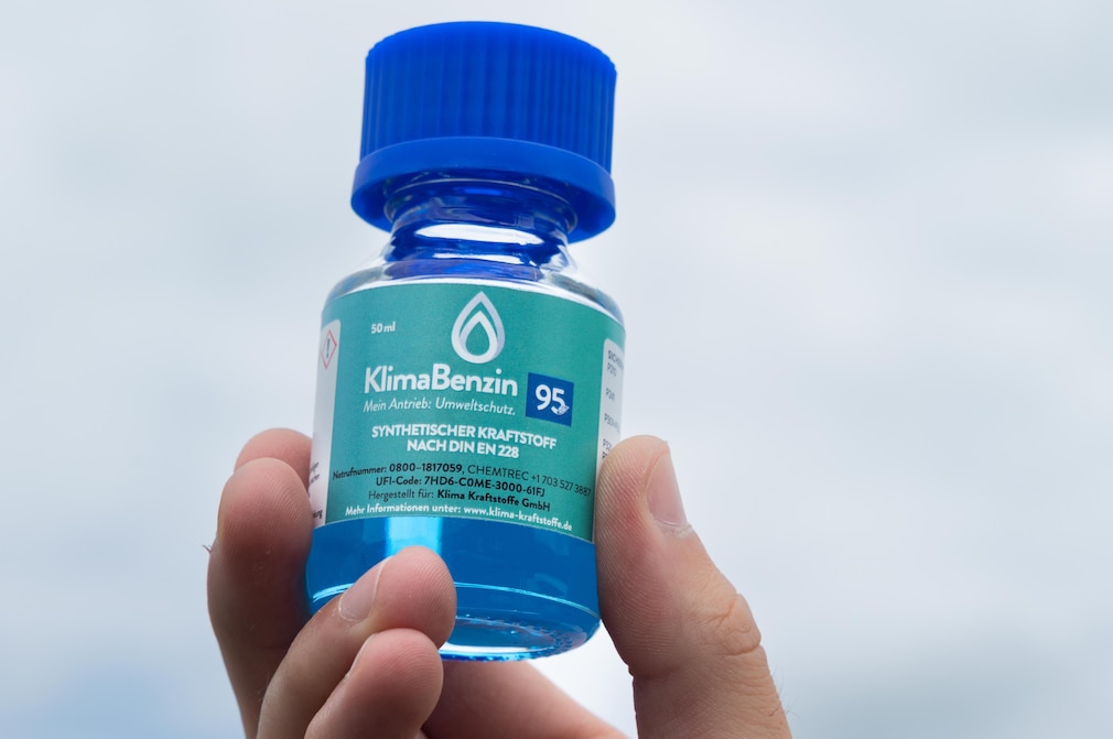 KlimaBenzin95 in einer Flasche