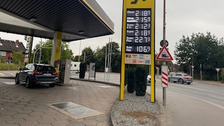 Tanken von KlimaBenzin95 in Kirchweyhe, Niedersachsen