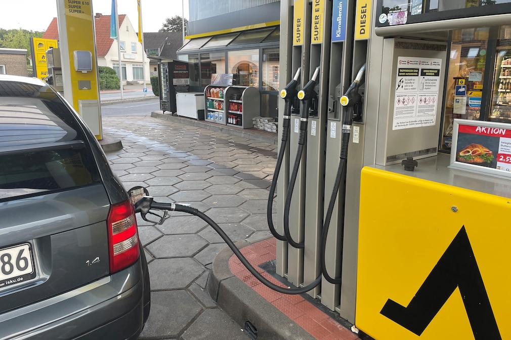 Tanken von Klimabenzin 95 in Kirchweyhe bei Bremen