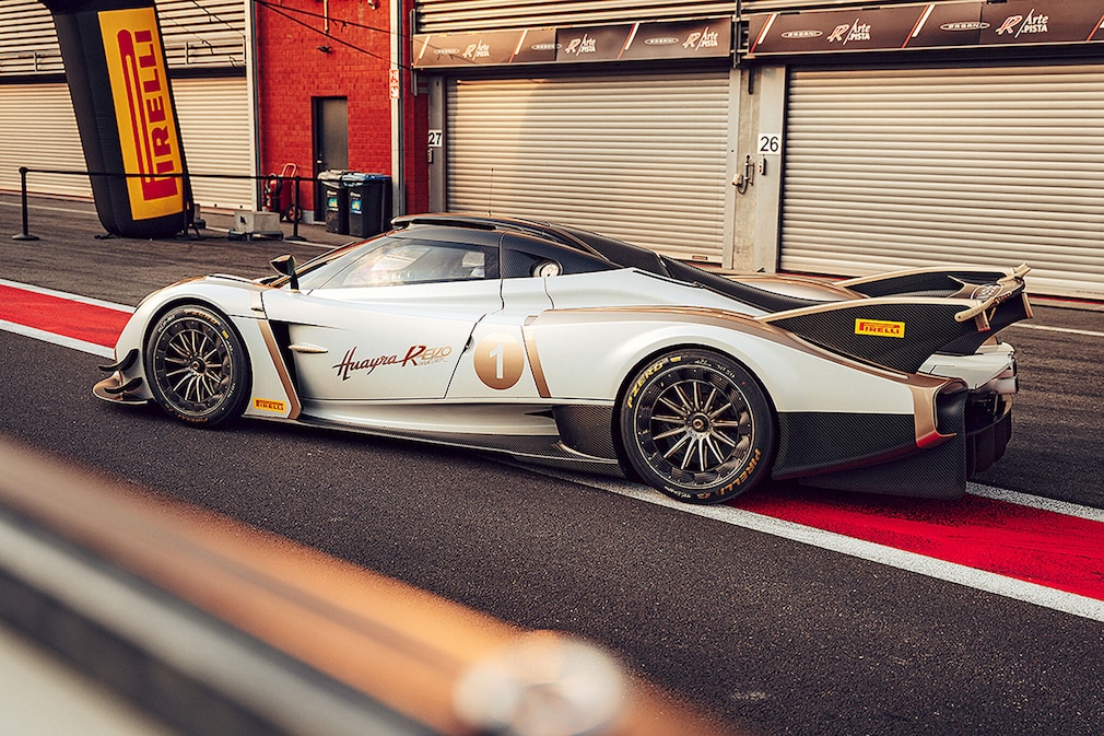 Pagani Huayra R Evo Roadster