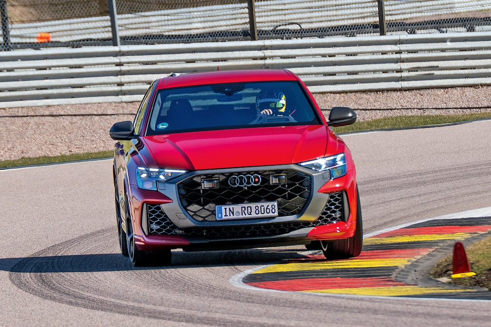 Audi RS Q8 performance vs. BMW X6 M Competition