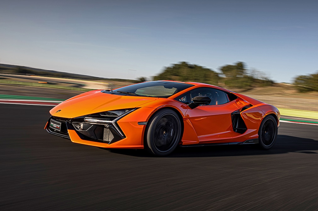 Lamborghini Revuelto