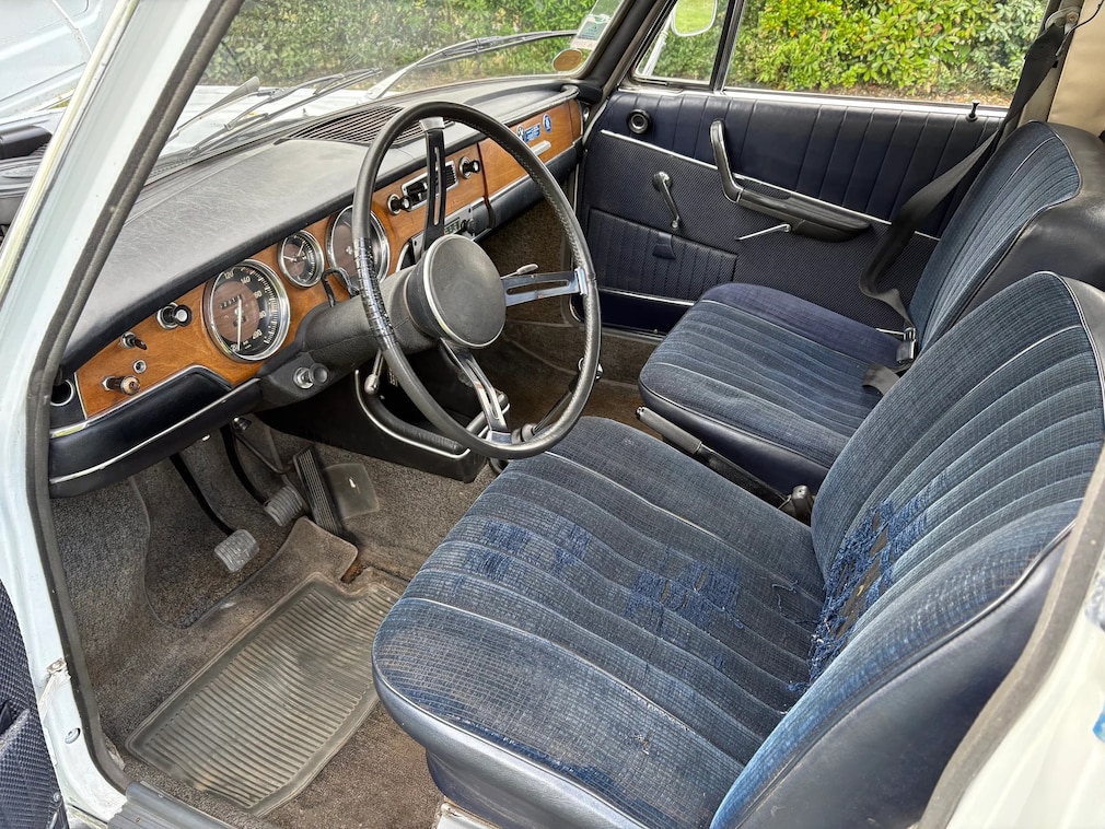 Cockpit des BMW 1800 ti Pick-up