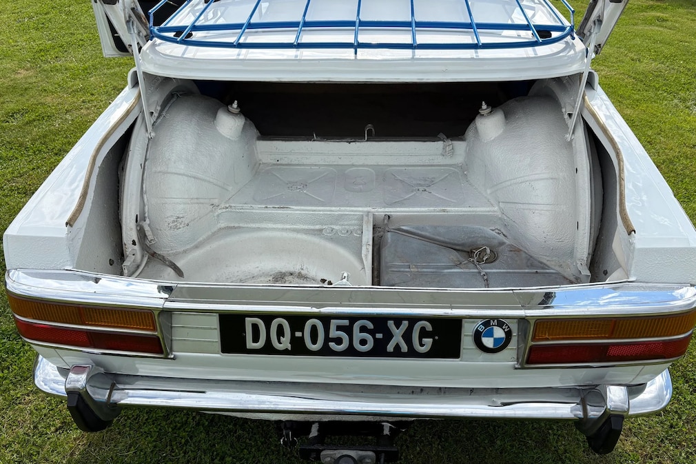 Kofferraum des BMW 1800ti Pick-up, Boden und Stange herausgenommen