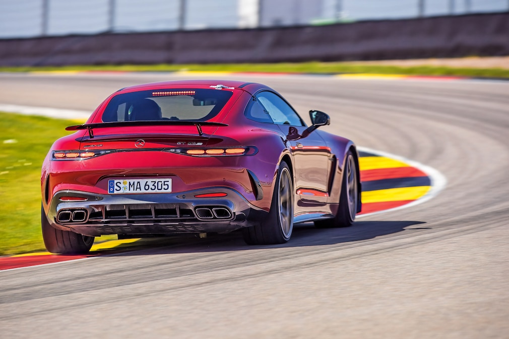 Mercedes-AMG GT 63 Pro 4Matic+