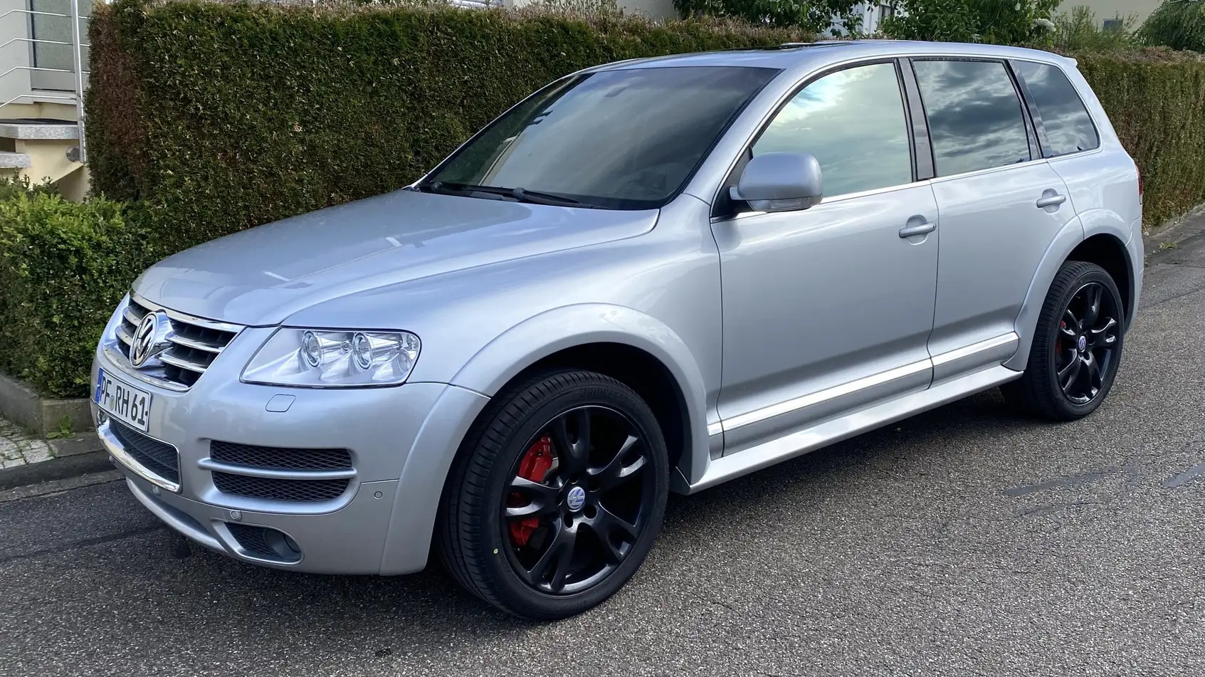 Dieser-VW-Touareg-verbirgt-eine-berraschung-unter-der-Haube